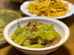 莴苣烧牛筋-大隐隐于市私房菜(保和小区店)