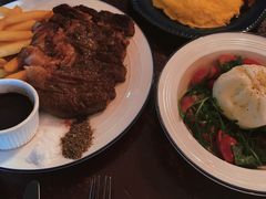 红烩牛肉蛋包饭-羽深肉铺 Steak & Wine