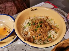 鱼籽热干面-鹤江桥·红油牛肉粉(SKP店)