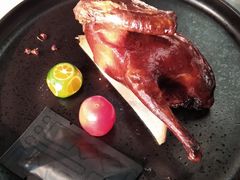 爆汁花椒脆皮乳鸽-柴门头啖汤·经典川菜·慢火汤品(锦城万达店)