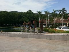 -亚龙湾亚泰商业街