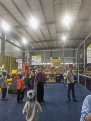 -趣玩空间蹦床乐园(临平旗舰店)