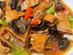 -三江源美食城