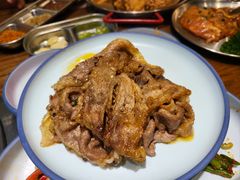 -明洞阿姨·韩式酱蟹烤肉·创意料理(三元桥店)