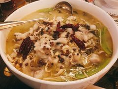 招牌酸菜鱼（必点）-爱啤精酿·民谣酒馆(滨江店)