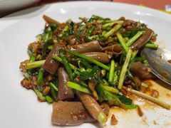 韭菜炒海肠-船歌·鱼水饺青岛菜(闽江二路店)