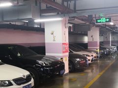 -中原城市广场-停车场