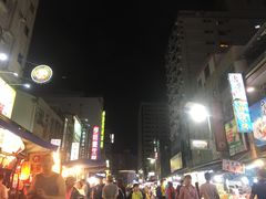 -六合夜市