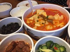 -渝是乎川渝小炒(新世界百货望京店)