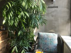 -HIGH FIVE哈福手工汉堡(桂林路店)