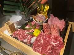 -铭牛烧肉·和牛海鲜自助(高新月牙湖店)