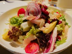 酸酸甜甜鲜虾牛油果沙拉-碧特博格·20年品牌西餐厅(芜湖路店)