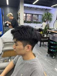 -藤野造型烫发染发