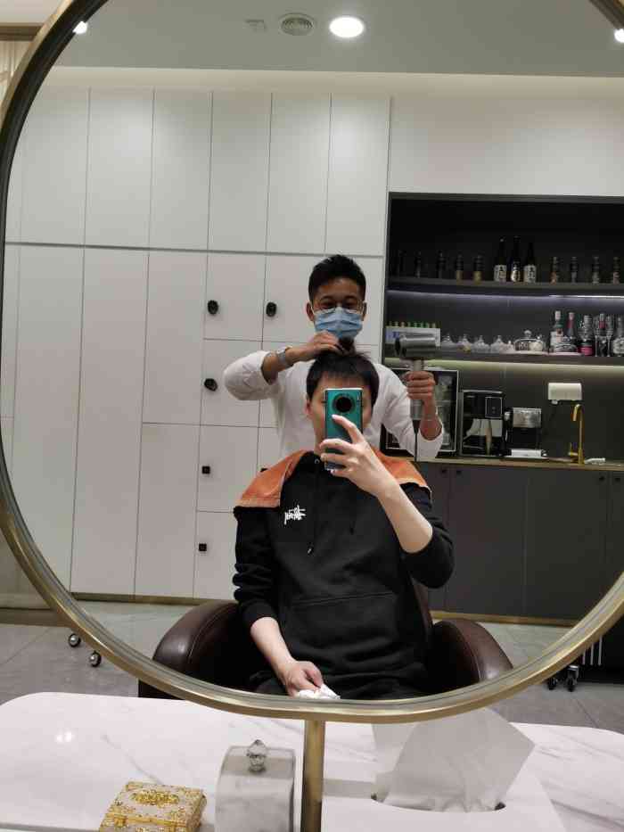 伊本造型(览海国际店)-"【项目】烫发很温心的一家店,整个过程都.