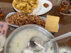 -雪湖煜辰鱼头老店(雪野湖店)
