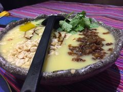 -香巴拉云南餐厅(华莱坞店)