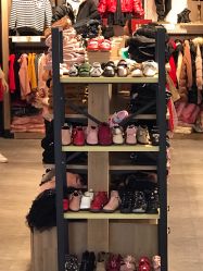 -皇室童缘(中骏世界城店)