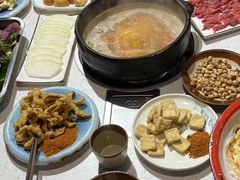 -贵府酸汤牛肉火锅·贵州老字号(飞山街店)