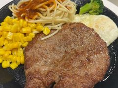 -汤姆家的牛排意面披萨(新城市广场店)