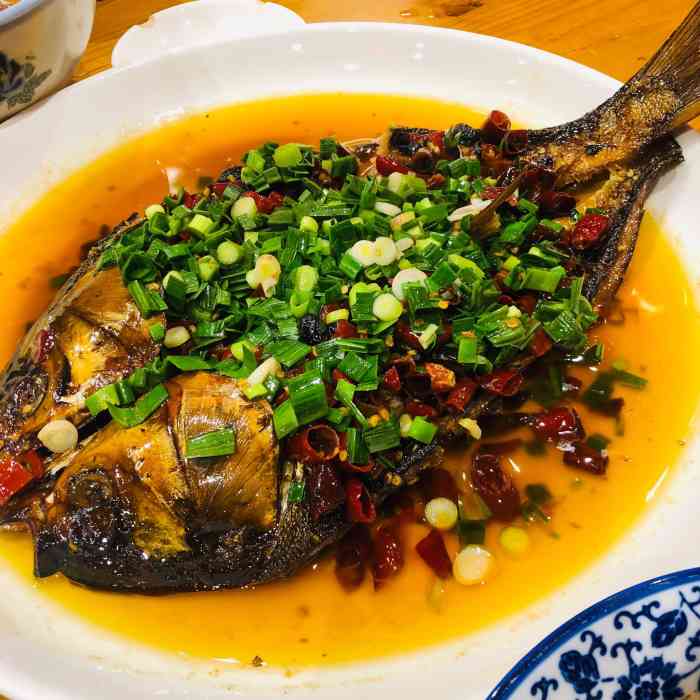 成师傅腊鲢鱼(高岭总店)-"在杨帆小区的旁边,位置很好早就在马路边.