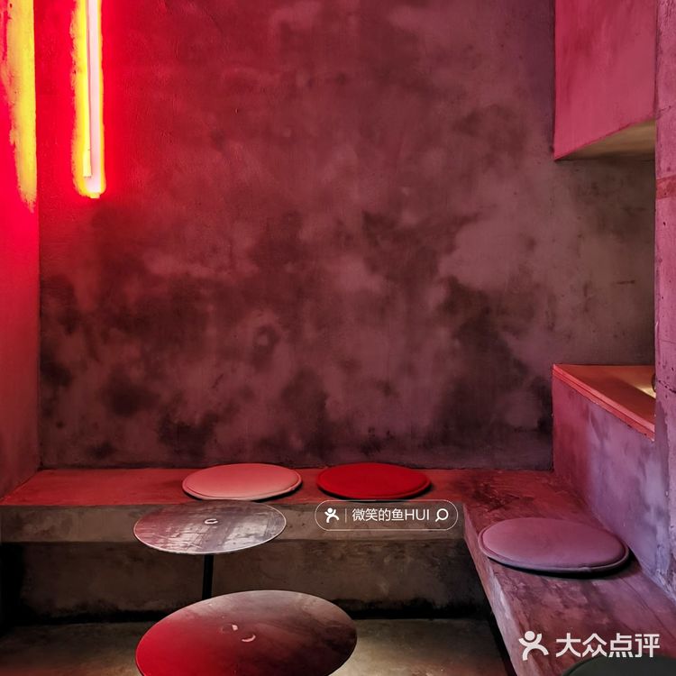 路过叹咖啡叹杯咖啡