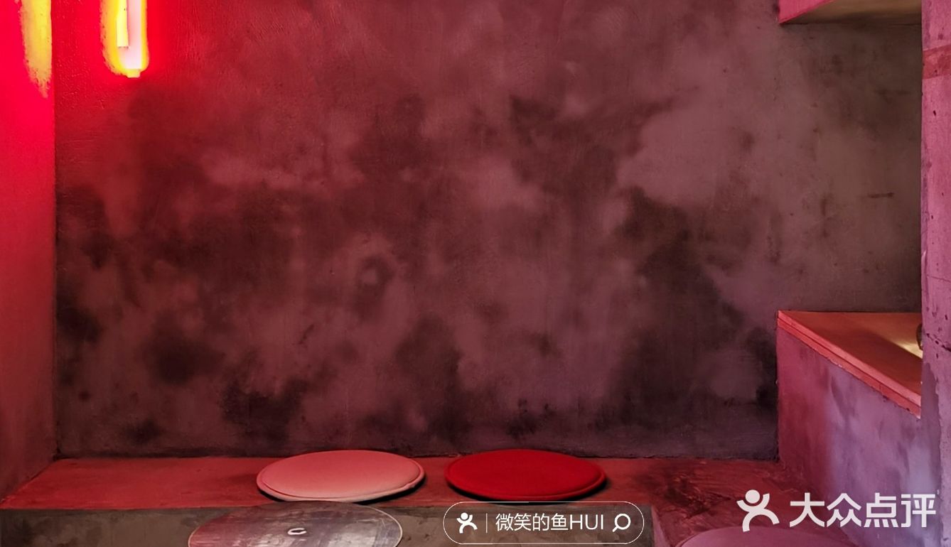 路过叹咖啡叹杯咖啡