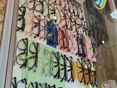 -三叶眼镜城批发市场(上海火车站店)