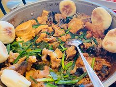 铁锅炖安康鱼-闯关东东北农家菜(崂山石老人店)