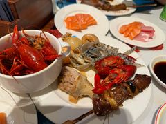-广州万富希尔顿酒店·感趣自助餐厅·金秋蟹宴生蚝海鲜刺身