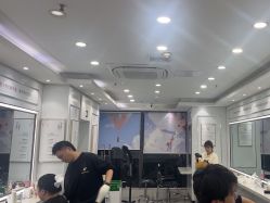 -镁连社·美联社
