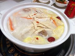 招牌猪骨煲-三人行骨头王火锅(长寿店)