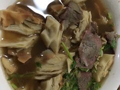 牛肉罩火烧-清真·白家牛肉罩火烧老店(育才街店)