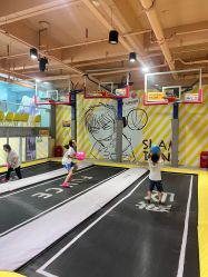 -反弹蹦床公园·运动乐园·团建·亲子派对(深圳观澜湖店)