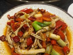 -周老三跷脚牛肉·全牛火锅(非遗传承店)