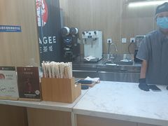 -霸王茶姬(五一路店)