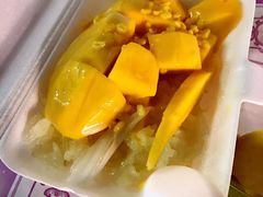 -芒果糯米饭摊子