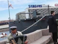 -阿芙乐尔号巡洋舰