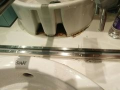 洗手池后面可脏了-杭州伊美大酒店