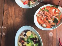 -Chom Cafe and Restaurant