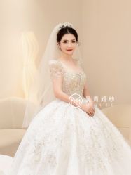-曼青婚纱礼服馆