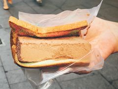 -詹爷爷乌节路街头冰淇淋