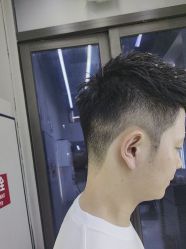 -尤司男士国潮理发馆