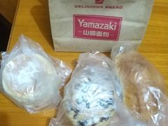 面包集体照-山崎面包(百联世纪店)