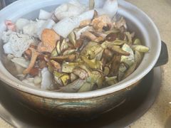 -东巴谷野生菌火锅餐厅
