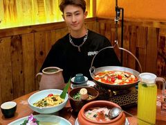 -老滇山寨•云南特色菜•地方菜•民族风情歌舞表演(金碧店)