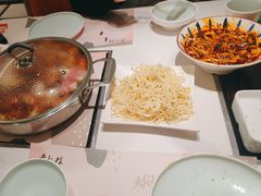 -黄记煌三汁焖锅(新佳丽江汉路店)