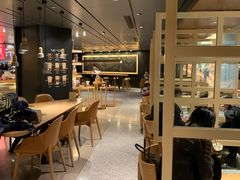 大堂-星巴克臻选(国贸商城首店)
