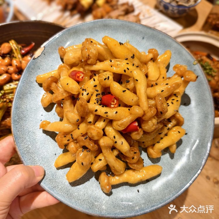 啊啊啊在沈阳吃到了正宗的海肠拌饭🍢🍚