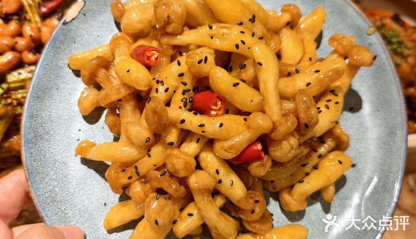 啊啊啊在沈阳吃到了正宗的海肠拌饭🍢🍚