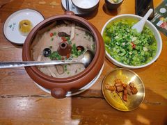 -老滇山寨•云南特色菜•地方菜•民族风情歌舞表演(金碧店)